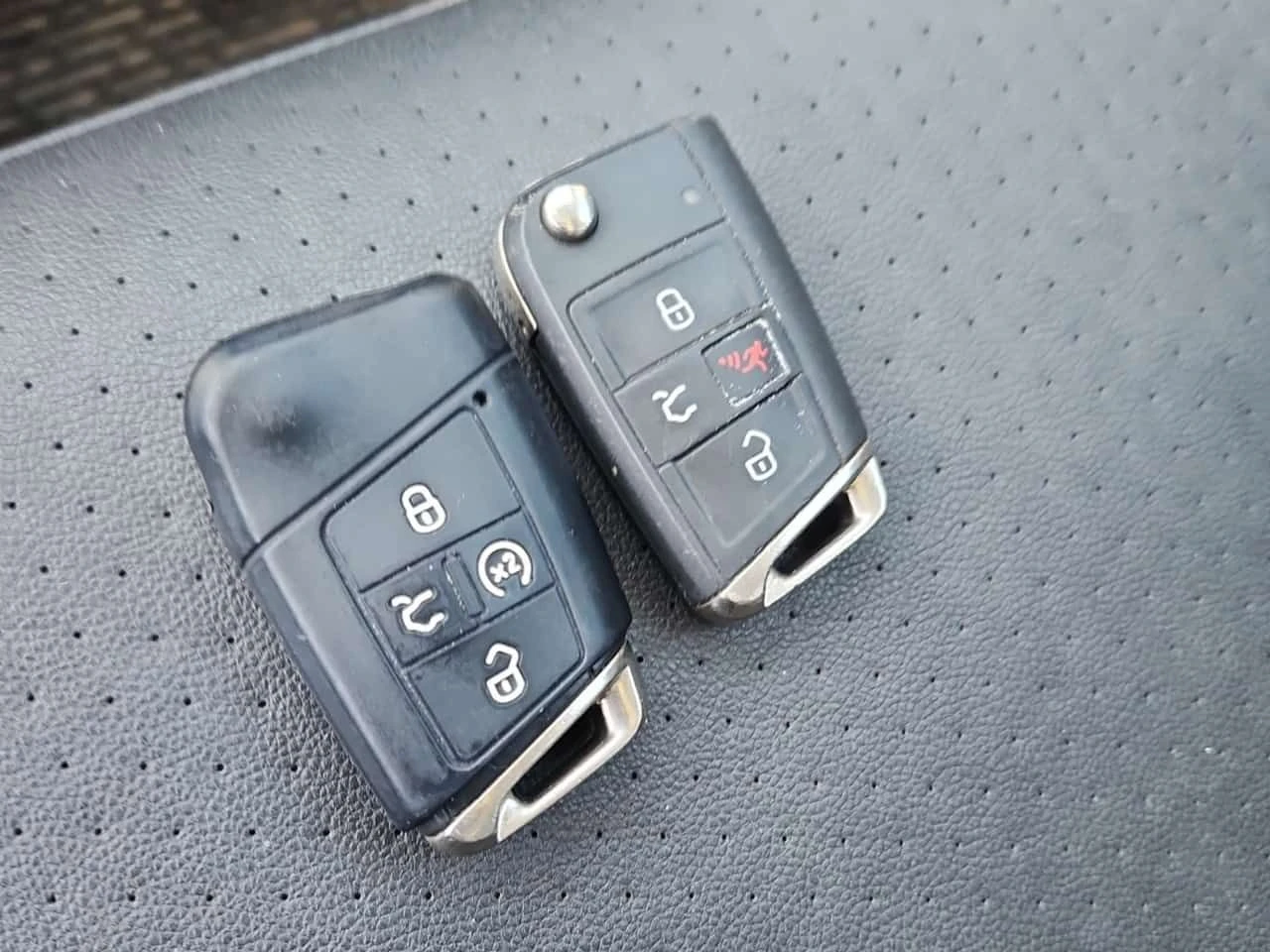 VW Tiguan SE/CARFAX/КОЖА/ПАНОРАМА/2 КЛЮЧА, снимка 8 - Автомобили и джипове - 55468884