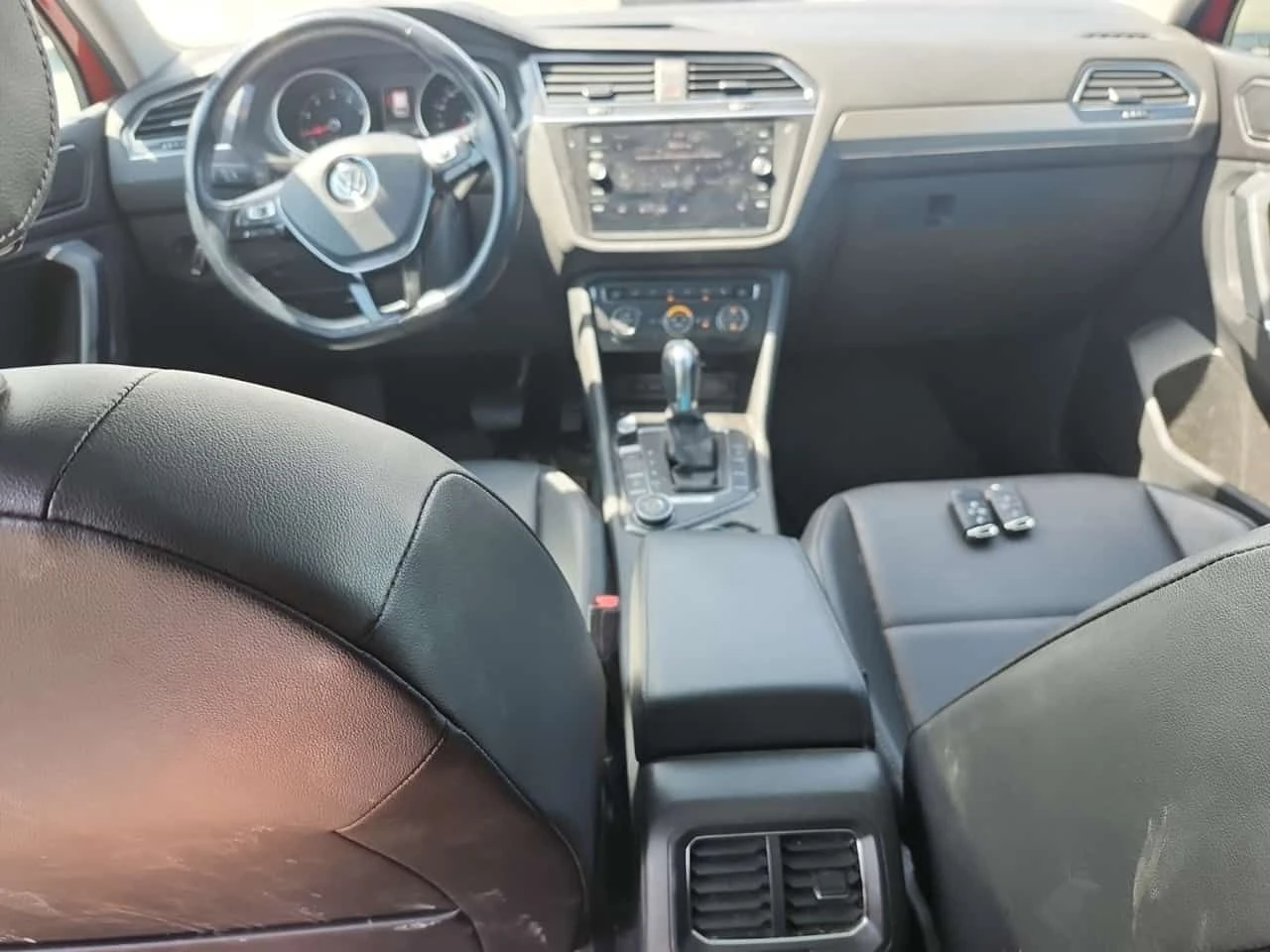 VW Tiguan SE/CARFAX/КОЖА/ПАНОРАМА/2 КЛЮЧА, снимка 10 - Автомобили и джипове - 55468884
