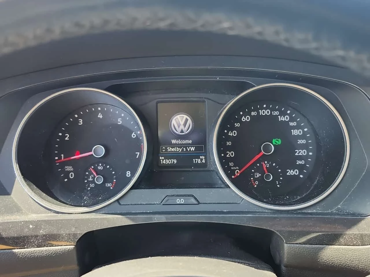 VW Tiguan SE/CARFAX/КОЖА/ПАНОРАМА/2 КЛЮЧА, снимка 9 - Автомобили и джипове - 55468884