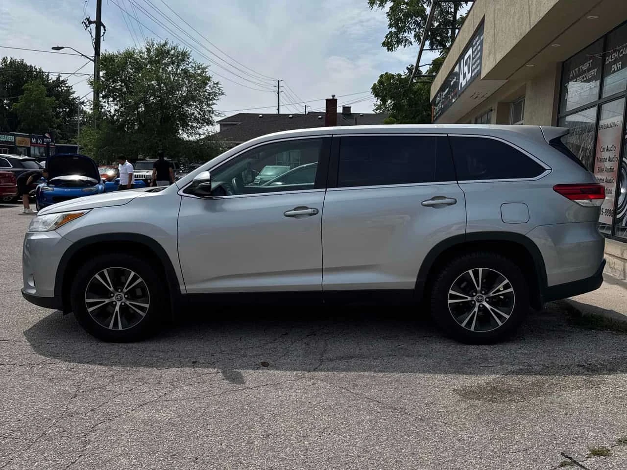 Toyota Highlander * LE * CARFAX * ОПЦИЯ ЗА ФИНАНСИРАНЕ, снимка 11 - Автомобили и джипове - 55684341