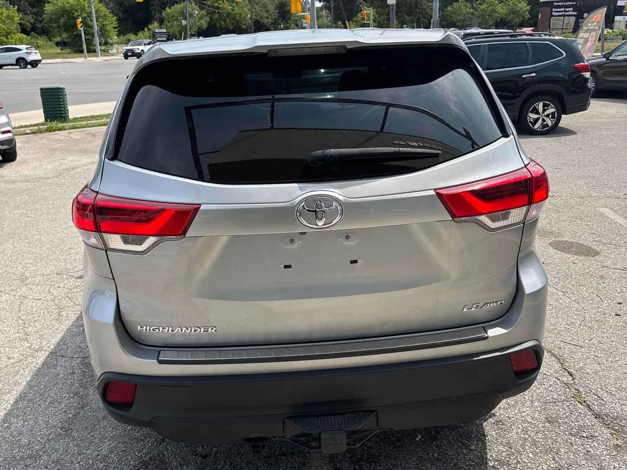 Toyota Highlander * LE * CARFAX * ОПЦИЯ ЗА ФИНАНСИРАНЕ, снимка 4 - Автомобили и джипове - 55684341