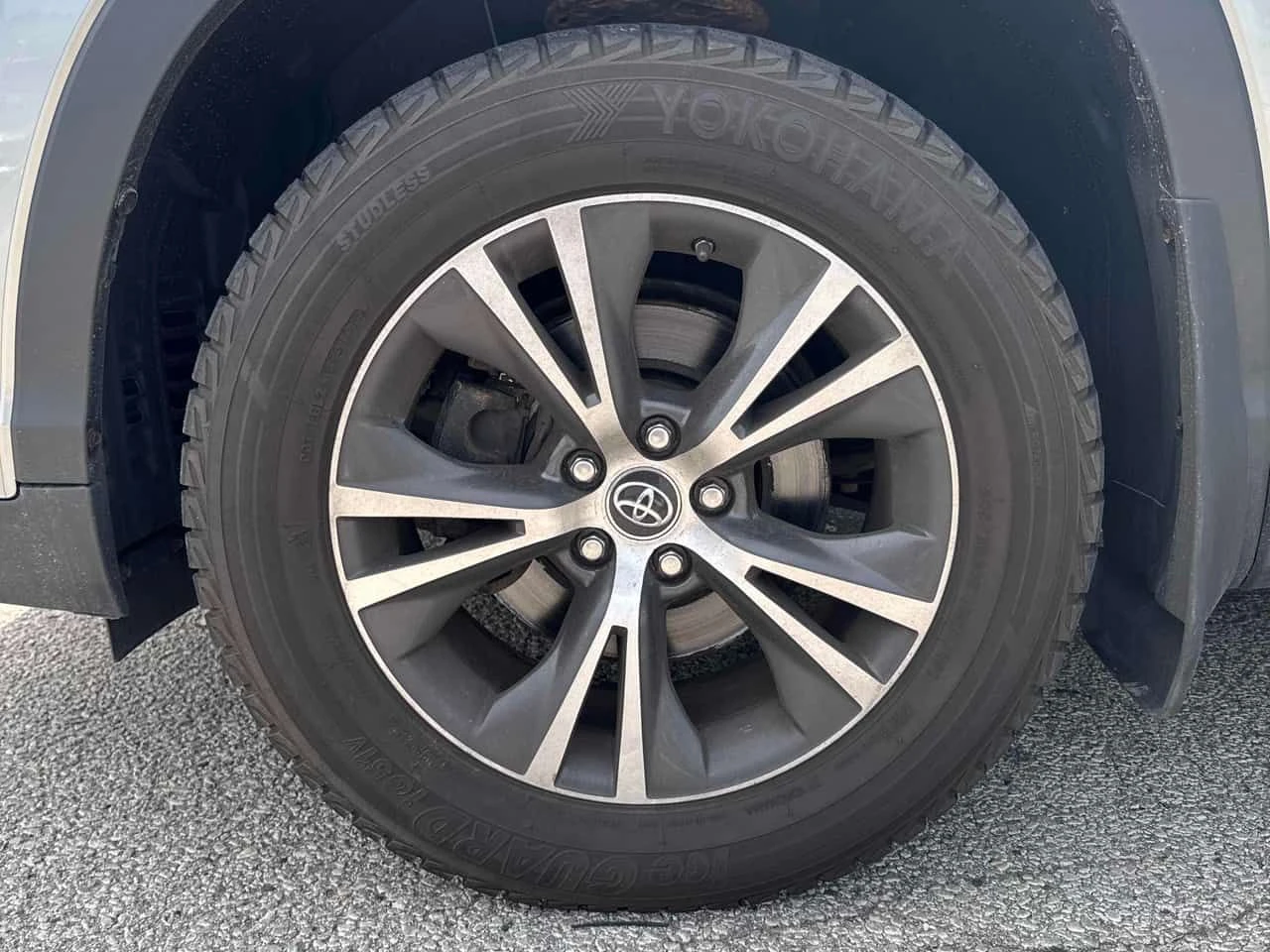 Toyota Highlander * LE * CARFAX * ОПЦИЯ ЗА ФИНАНСИРАНЕ, снимка 16 - Автомобили и джипове - 55684341