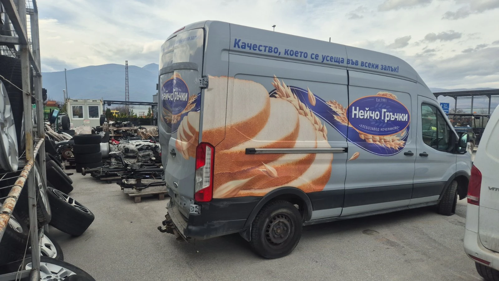 Ford Transit  2.0 TDCI 4X4 ЕВРО 6 - изображение 4