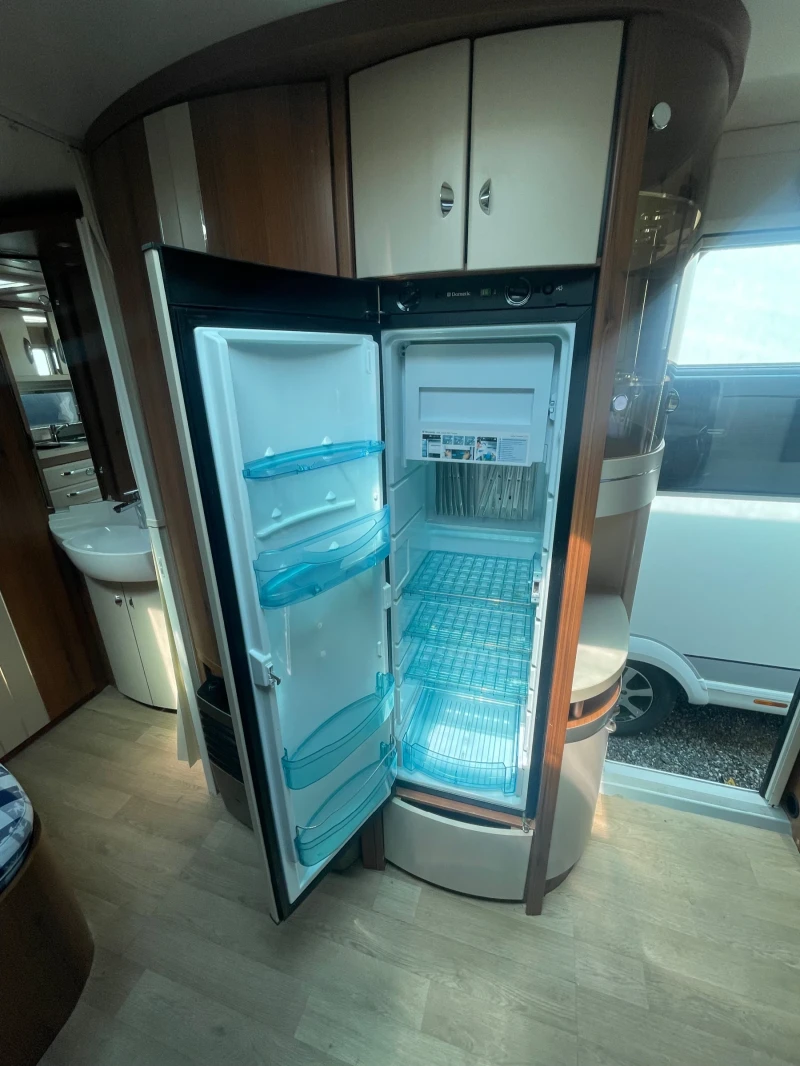 Каравана Hobby Premium 560 , снимка 10 - Каравани и кемпери - 52488059