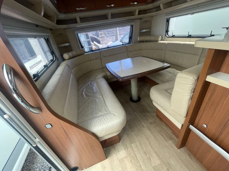 Каравана Hobby Premium 560 , снимка 14 - Каравани и кемпери - 52488059