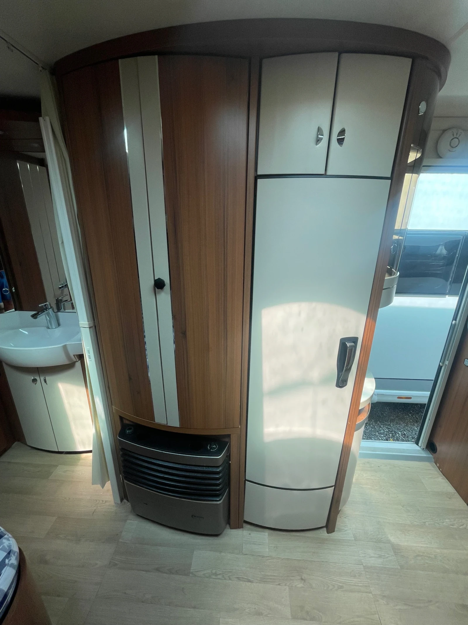  Hobby Premium 560  | Mobile.bg   13