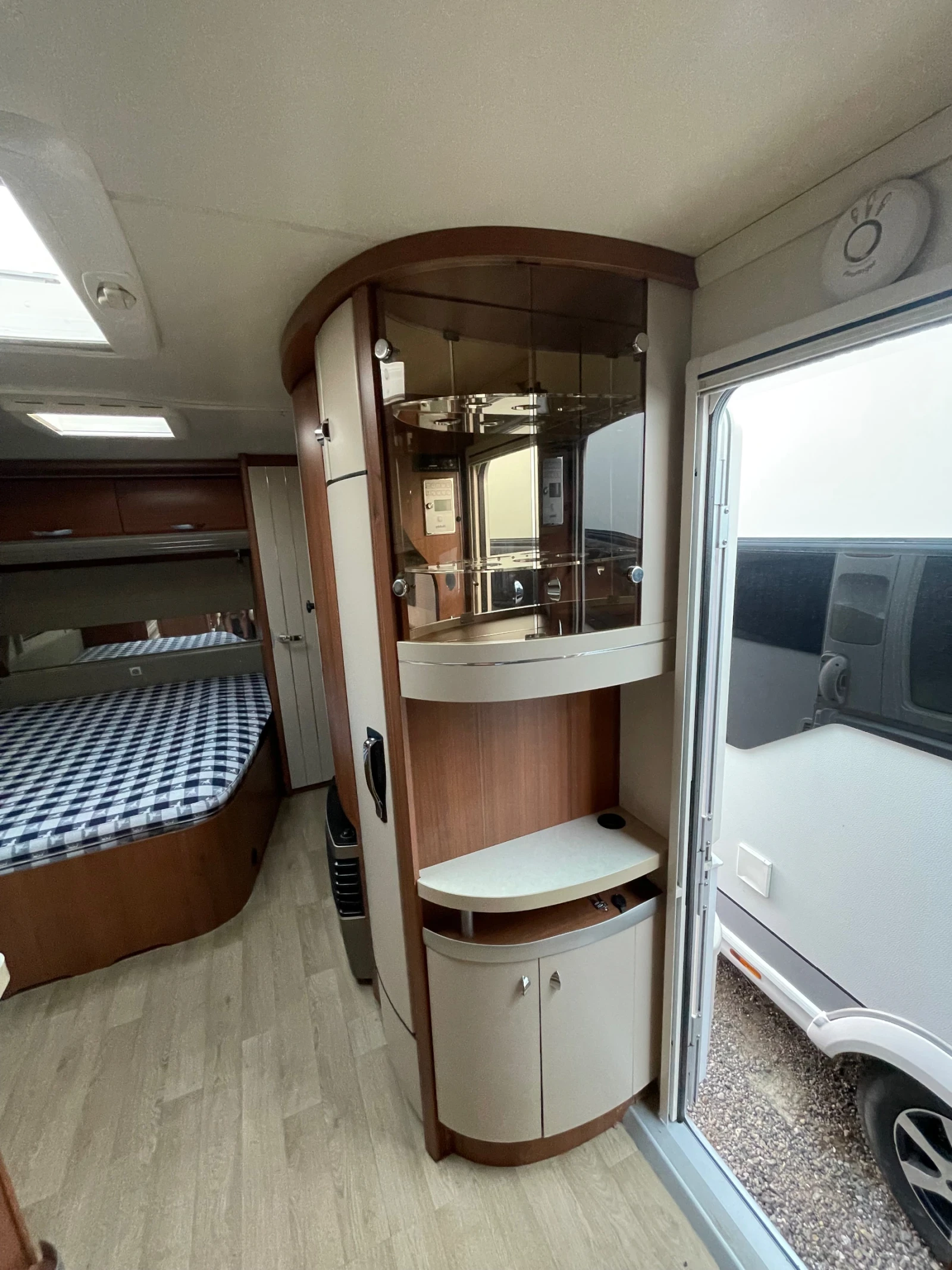  Hobby Premium 560  | Mobile.bg   17