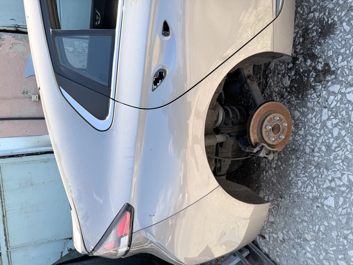 Заден десен калник Hyundai Ioniq 2021 Electric Хечбек 71502-G7A00 M6T n205