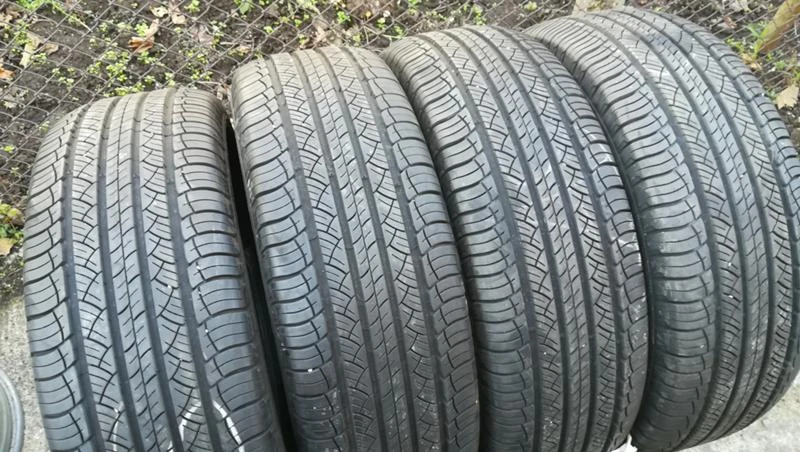 Гуми Летни 235/65R17, снимка 1 - Гуми и джанти - 26827509