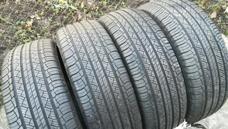 Гуми Летни 235/65R17, снимка 2 - Гуми и джанти - 26827509