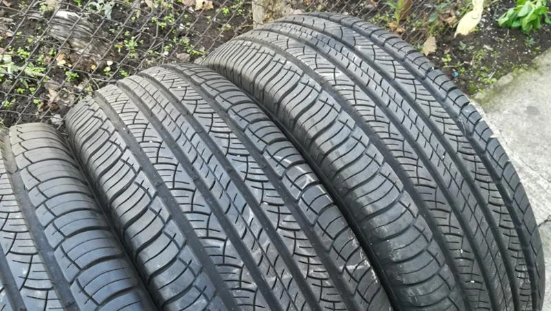 Гуми Летни 235/65R17, снимка 4 - Гуми и джанти - 26827509