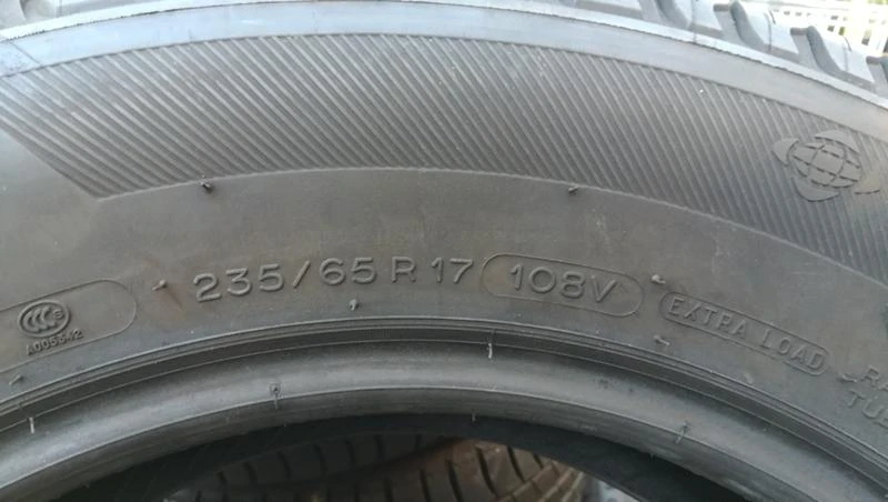 Гуми Летни 235/65R17, снимка 8 - Гуми и джанти - 26827509