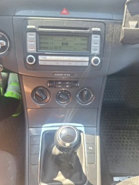 VW Passat 1.9.2006g - 2000 € / 3911.66 лв. - 82575185 10
