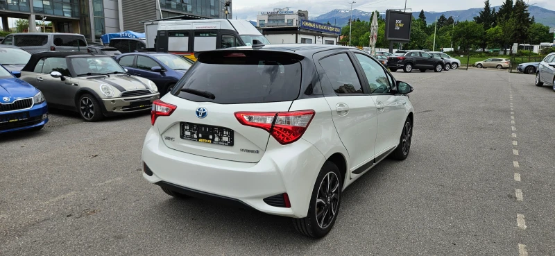 Toyota Yaris 1.5 Hybrid  Style, снимка 4 - Автомобили и джипове - 47774256