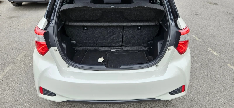 Toyota Yaris 1.5 Hybrid  Style, снимка 15 - Автомобили и джипове - 47774256