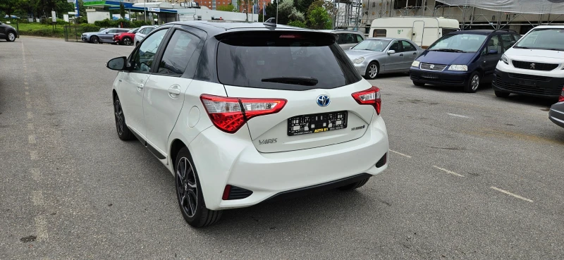 Toyota Yaris 1.5 Hybrid  Style, снимка 5 - Автомобили и джипове - 47774256