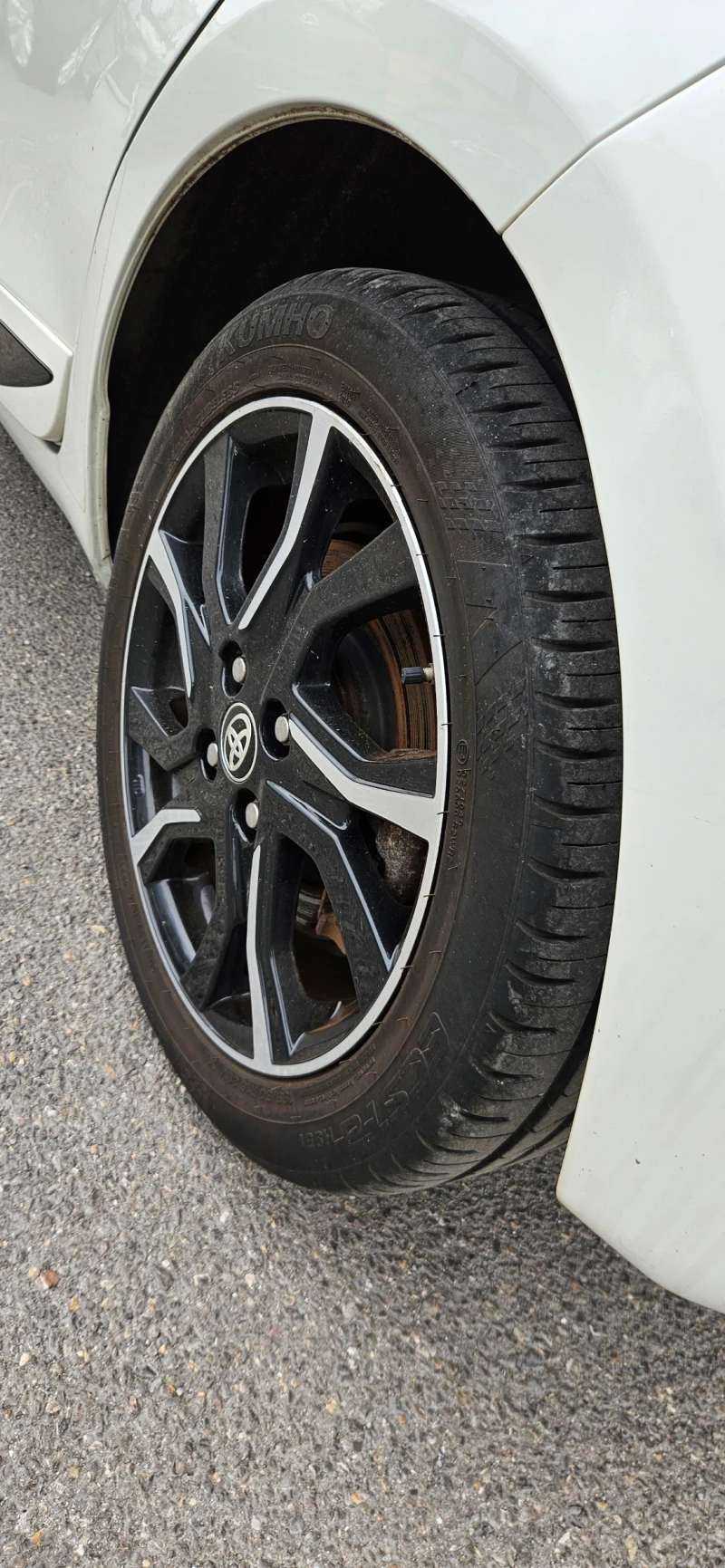 Toyota Yaris 1.5 Hybrid  Style, снимка 16 - Автомобили и джипове - 47774256