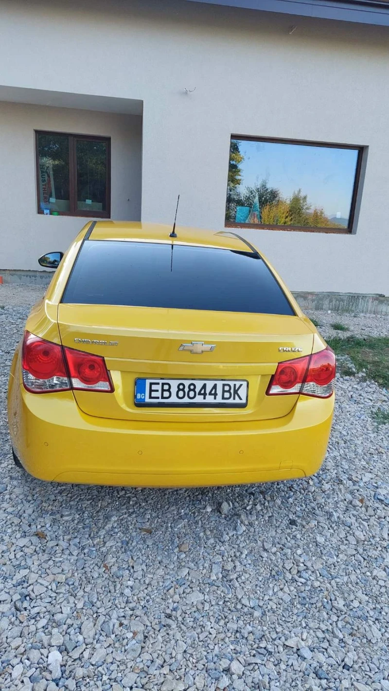 Chevrolet Cruze, снимка 2 - Автомобили и джипове - 48365459