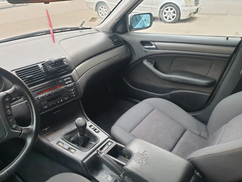 BMW 318 Euro 4, снимка 9 - Автомобили и джипове - 49487659