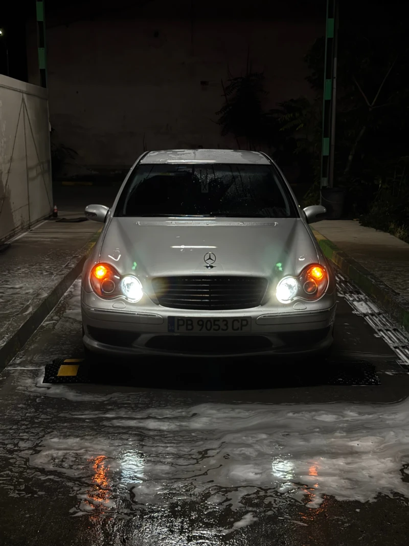 Mercedes-Benz C 220, снимка 9 - Автомобили и джипове - 52295250