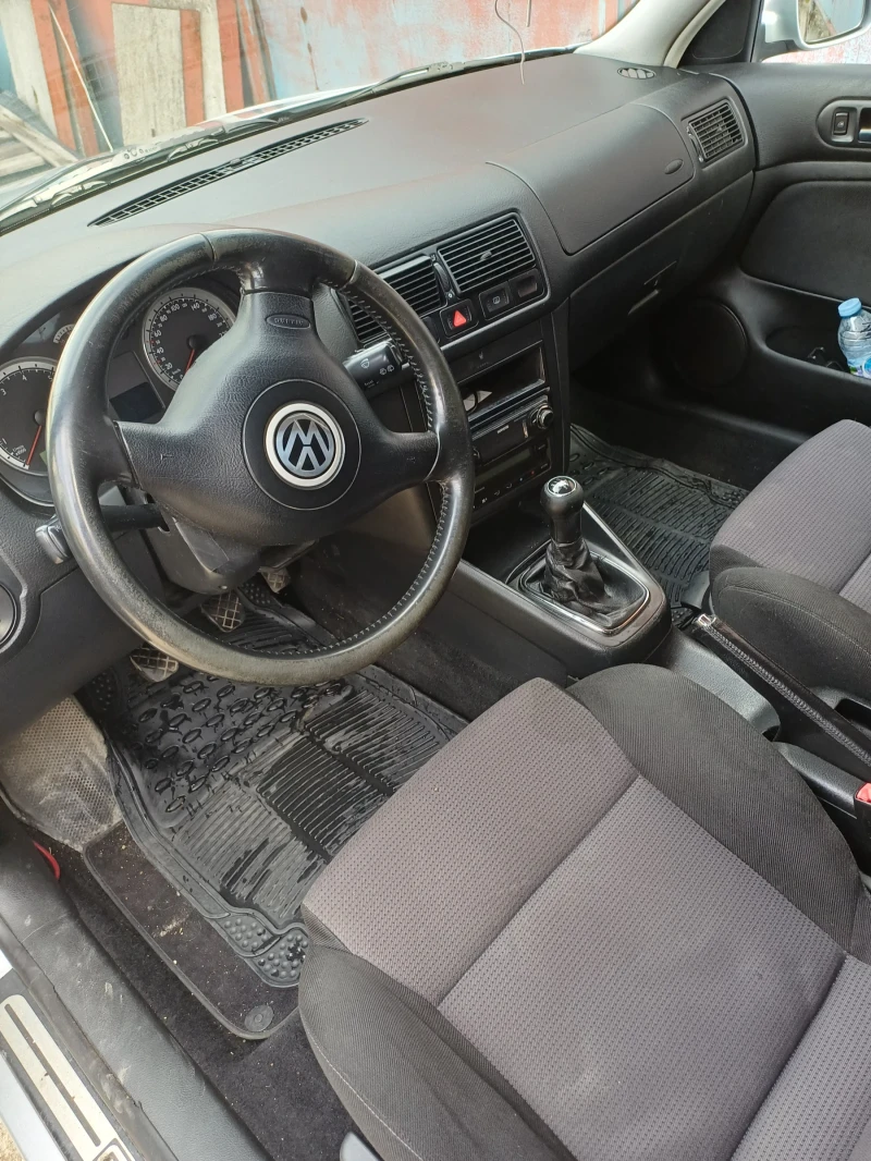 VW Golf 1.6 16V, снимка 6 - Автомобили и джипове - 53440310