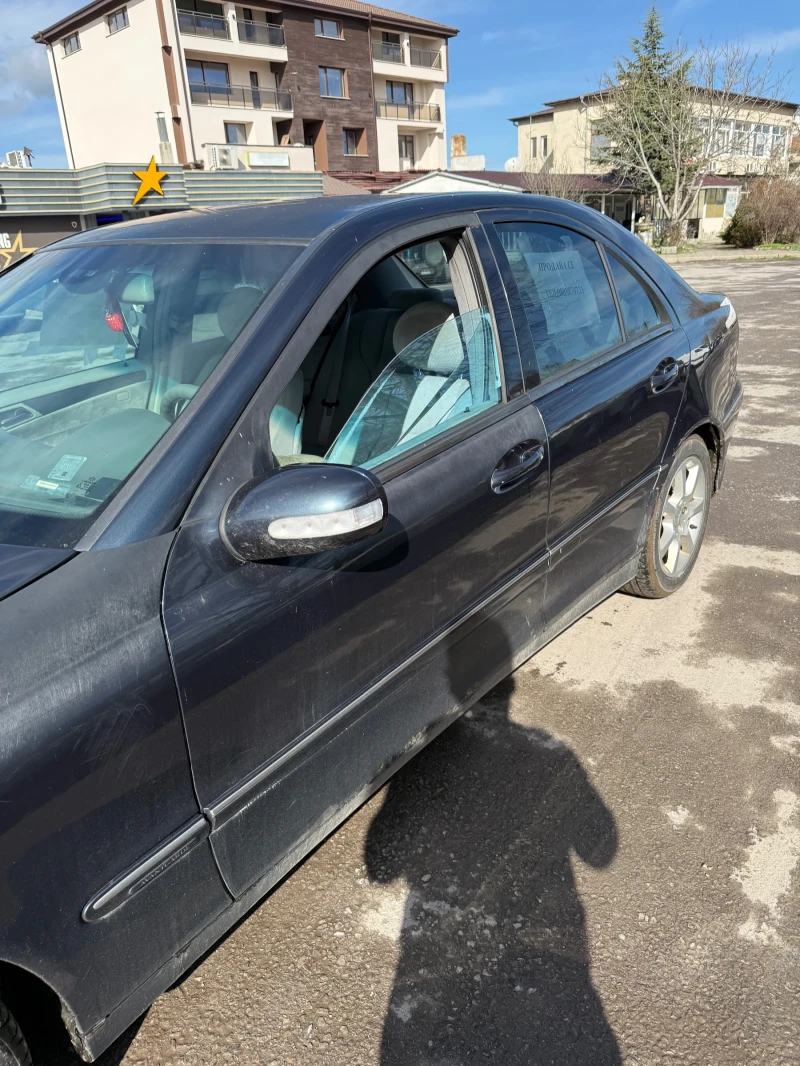 Mercedes-Benz C 220, снимка 4 - Автомобили и джипове - 53475983