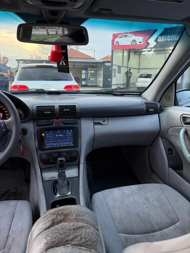 Mercedes-Benz C 220, снимка 6 - Автомобили и джипове - 53475983