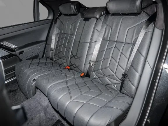 BMW 760 e M xDrive = NEW = Shadow Line Гаранция, снимка 13 - Автомобили и джипове - 53823773