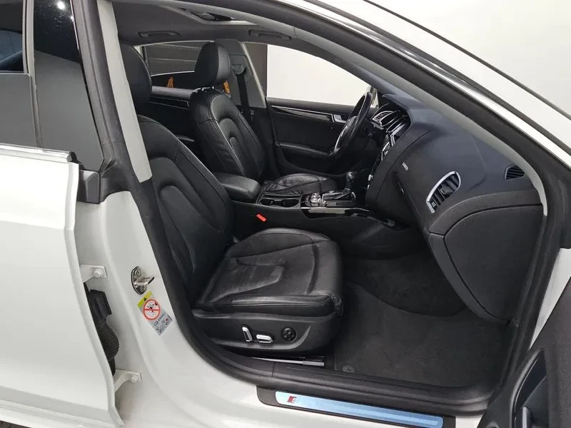 Audi A5 2.0 TDI Quattro, снимка 11 - Автомобили и джипове - 54552630