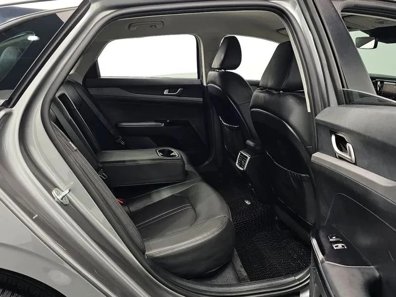 Kia K5, снимка 12 - Автомобили и джипове - 56690389