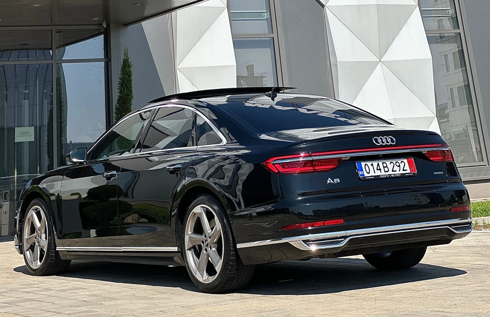 Audi A8 50TDI#DISTRONIC#PODGREV#OBDUH#PANORAMA#360 CAM#TV# - изображение 7