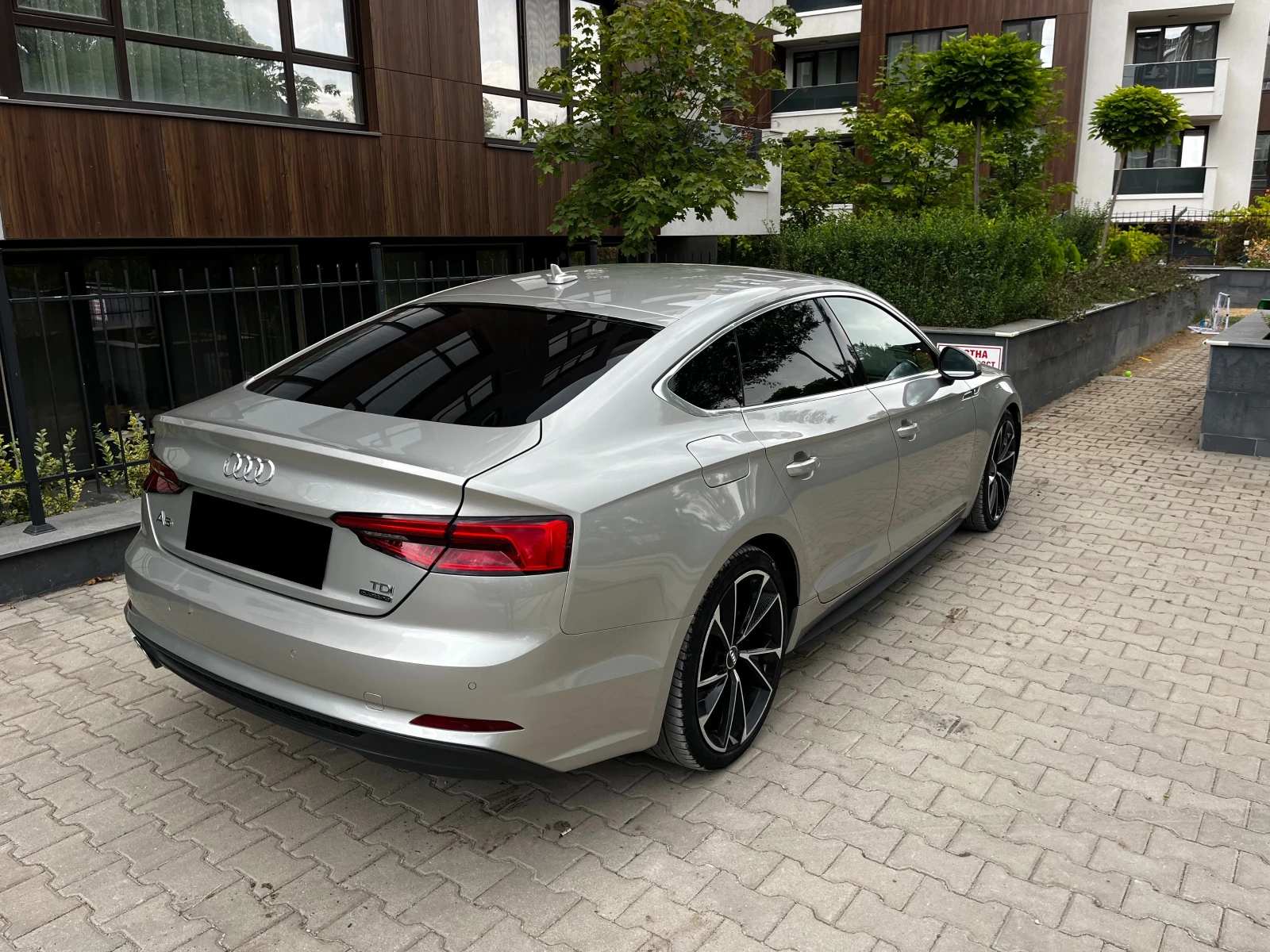 Audi A5 Sportback 2.0 TDI Quattro / ГОТОВ ЛИЗИНГ - изображение 6