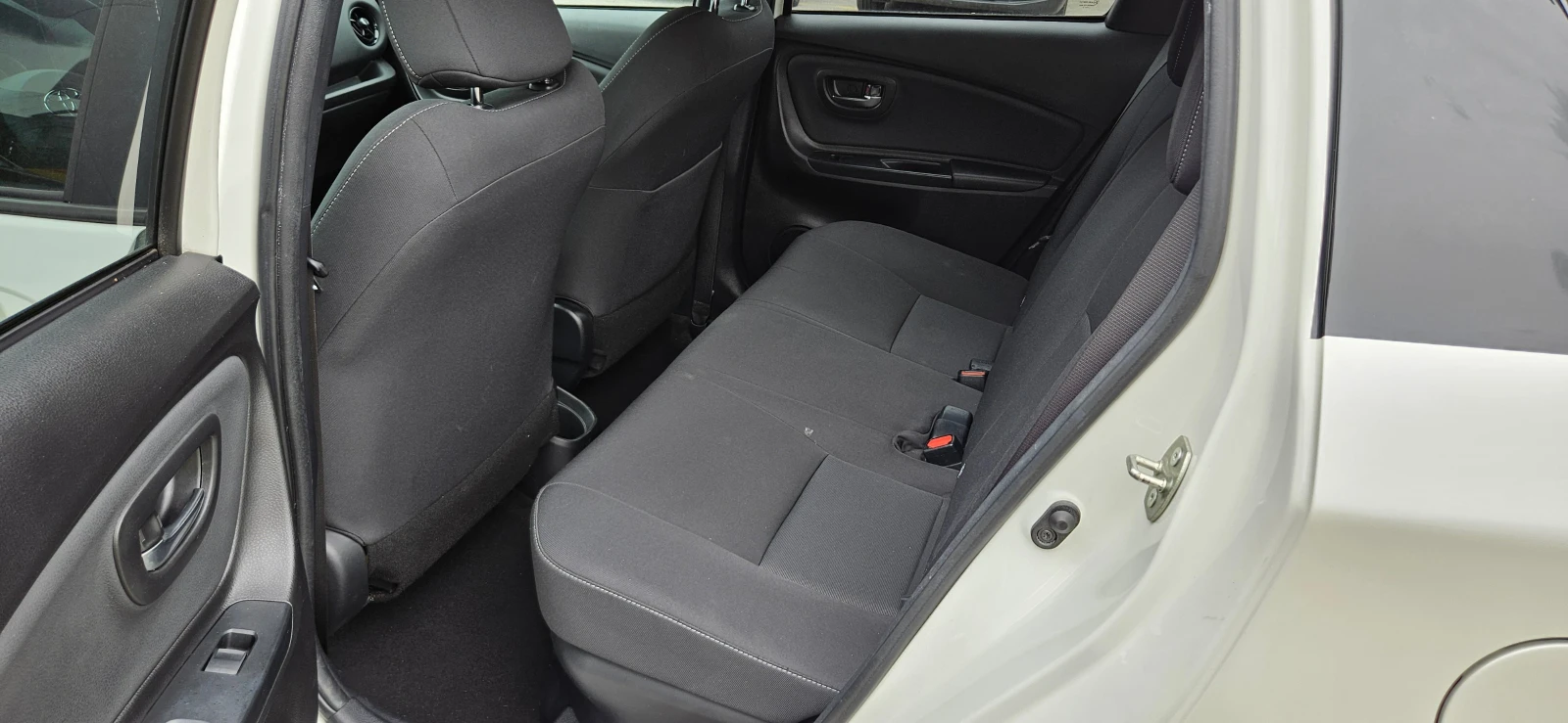 Toyota Yaris 1.5 Hybrid  Style | Mobile.bg   14