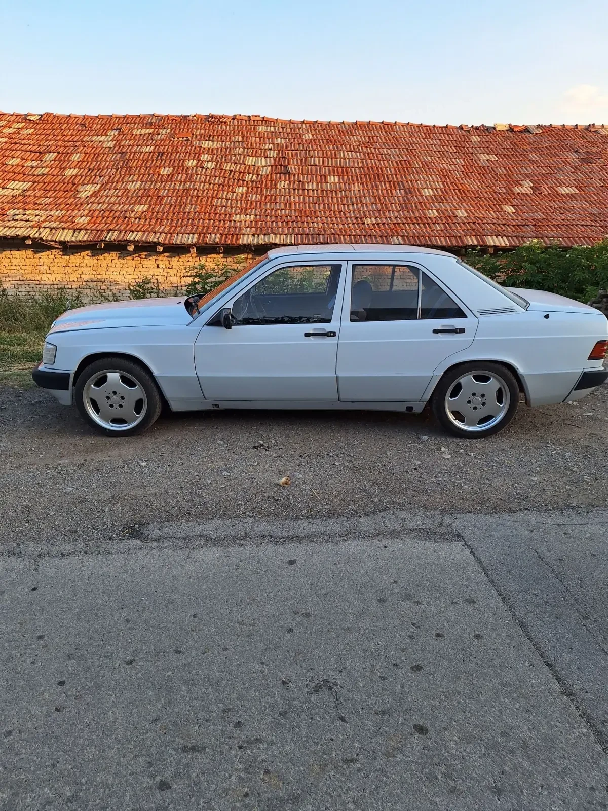 Mercedes-Benz 190  - изображение 3