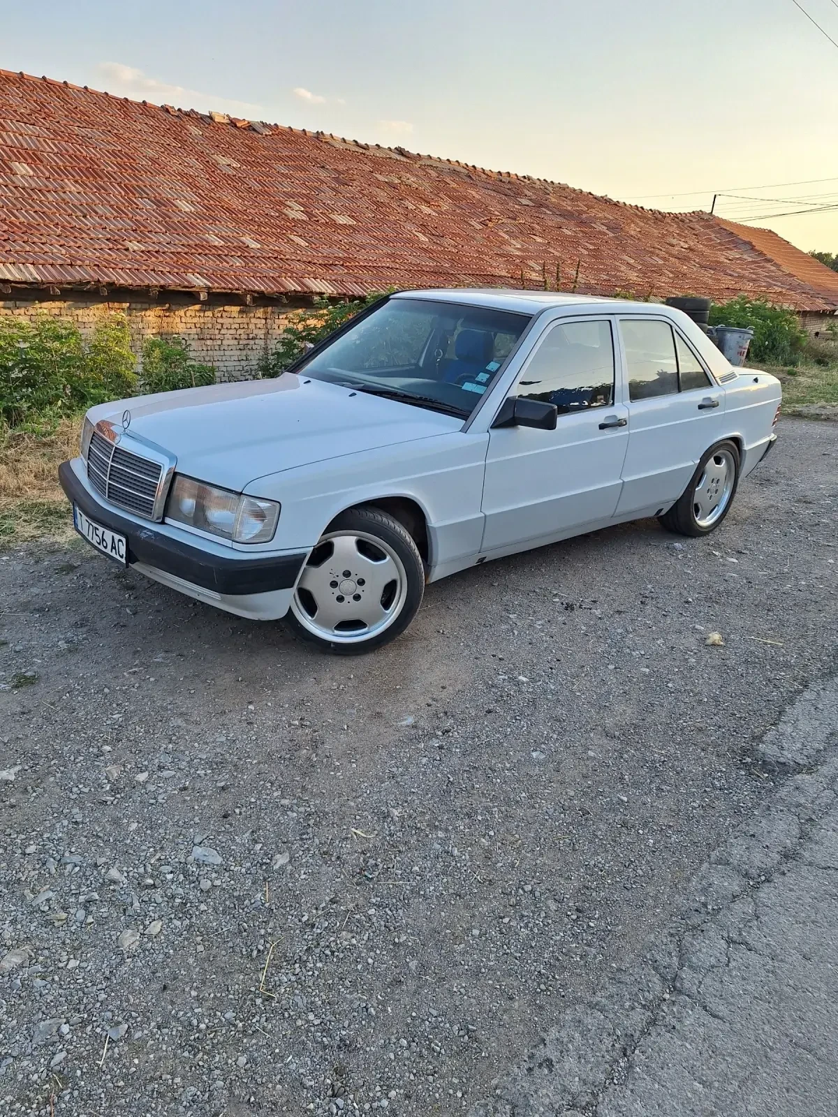 Mercedes-Benz 190  - изображение 2
