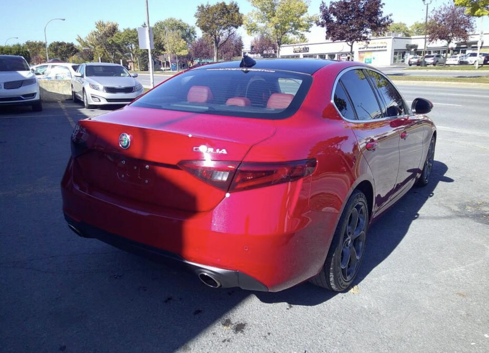 Alfa Romeo Giulia 2.0T / Q4 /Pano - изображение 3