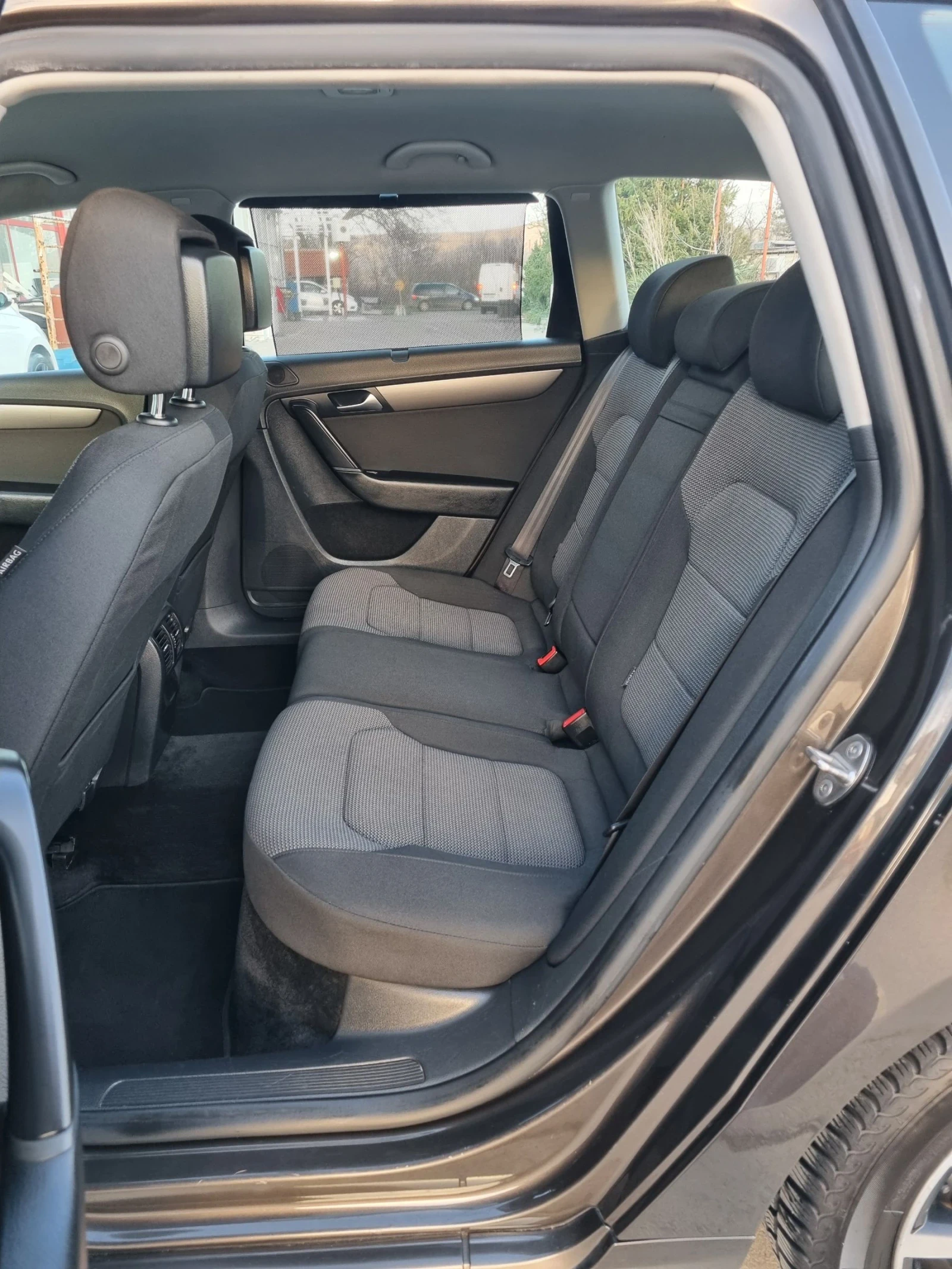 VW Passat 2.0tdi 140к.с DSG Автомат Highline, снимка 12 - Автомобили и джипове - 53829332