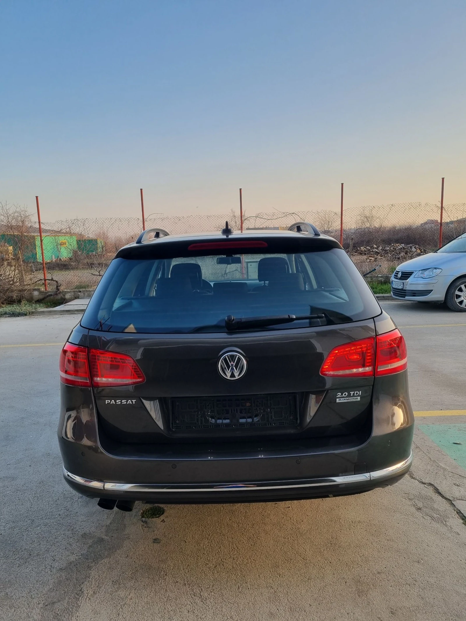 VW Passat 2.0tdi 140к.с DSG Автомат Highline, снимка 8 - Автомобили и джипове - 53829332