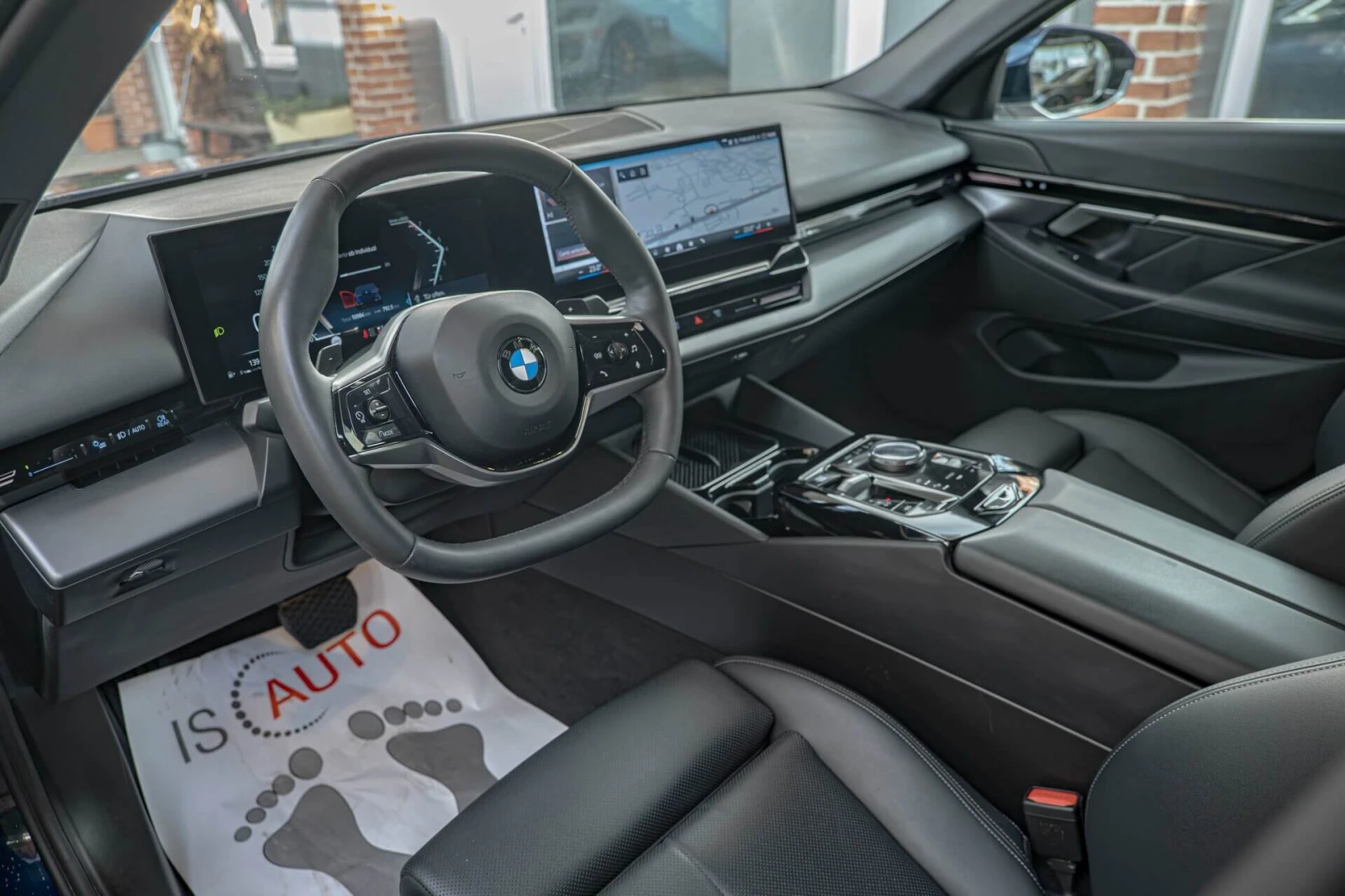 BMW 520 Individual/Подгрев/Ambient/PC-iBrake/Active Guard/, снимка 7 - Автомобили и джипове - 54034183