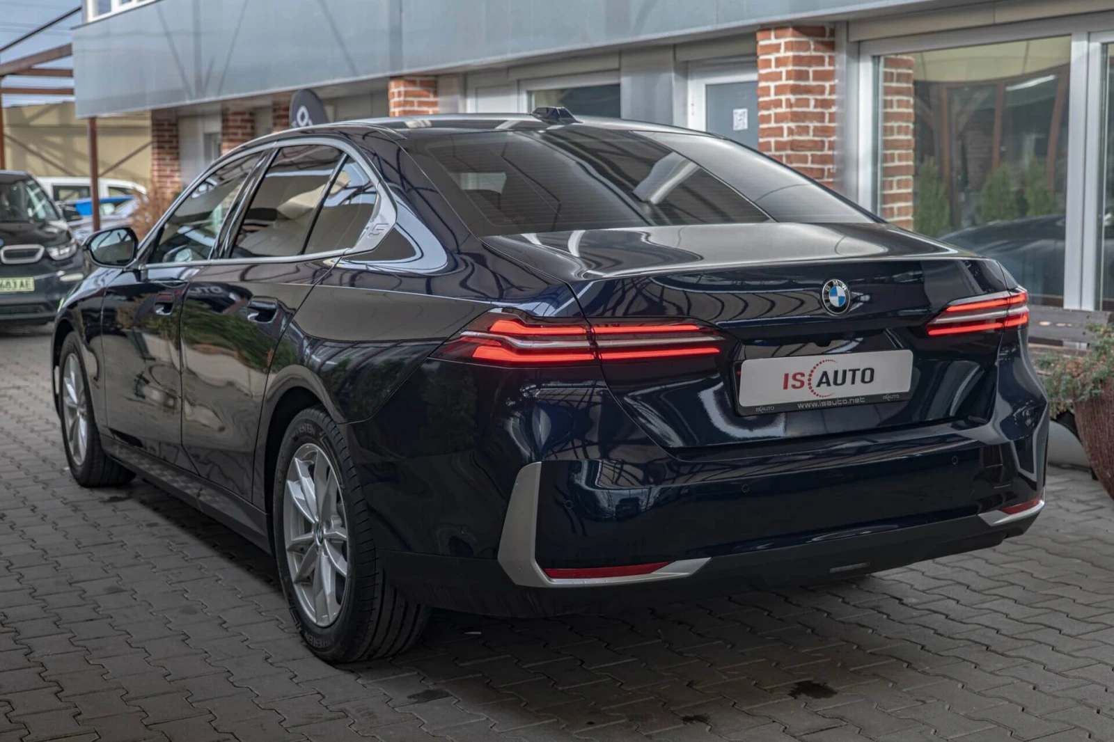 BMW 520 Individual/Подгрев/Ambient/PC-iBrake/Active Guard/, снимка 5 - Автомобили и джипове - 54034183