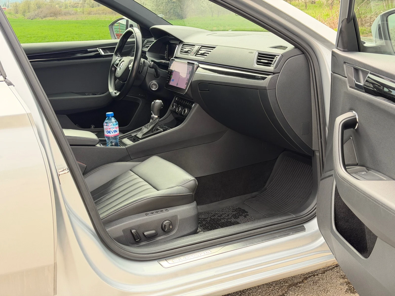 Skoda Superb 2.0 TDi L&K 4x4, снимка 10 - Автомобили и джипове - 54070854