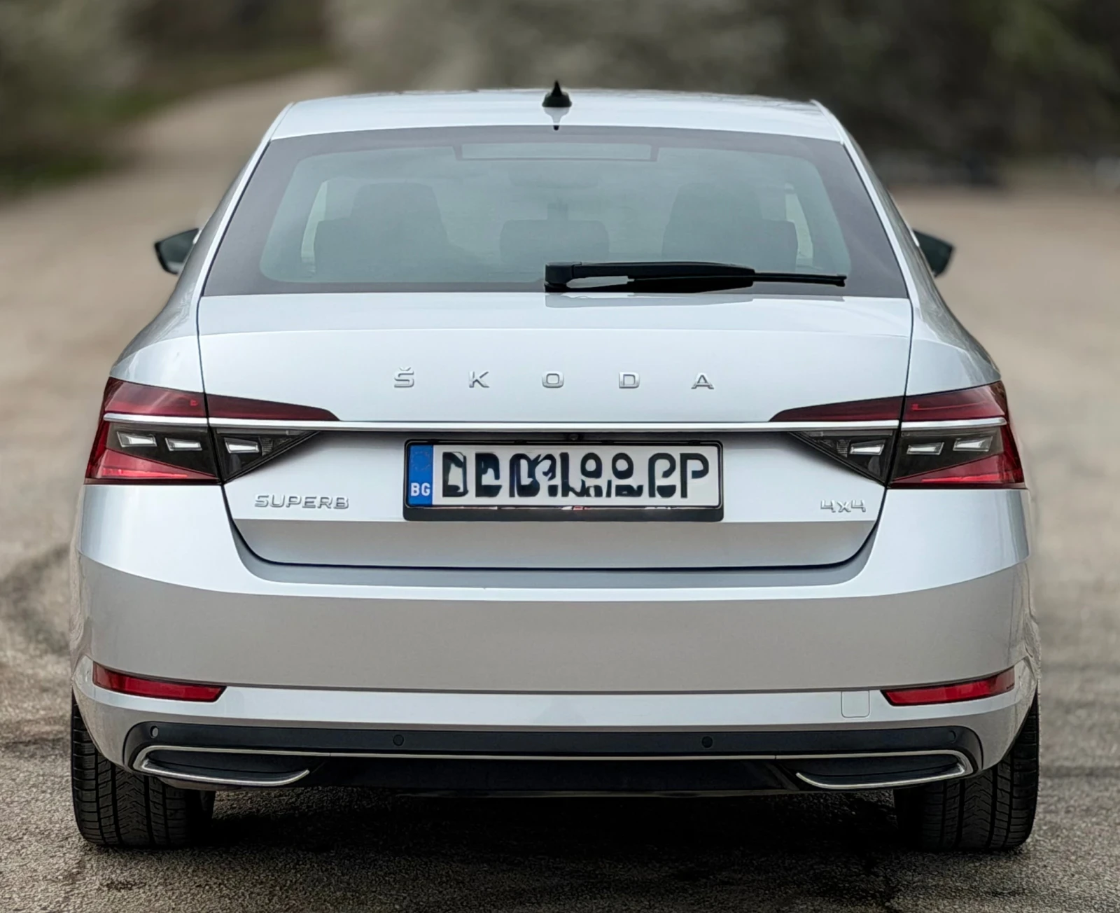 Skoda Superb 2.0 TDi L&K 4x4, снимка 6 - Автомобили и джипове - 54070854