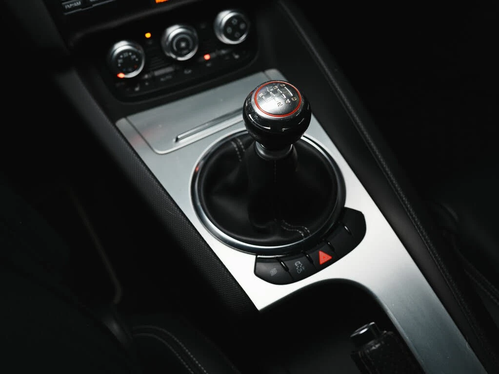 Audi Tt RS quattro 2.5T Ръчка* АвтоКредит* (ЦЕНА ДО БГ), снимка 13 - Автомобили и джипове - 54128870