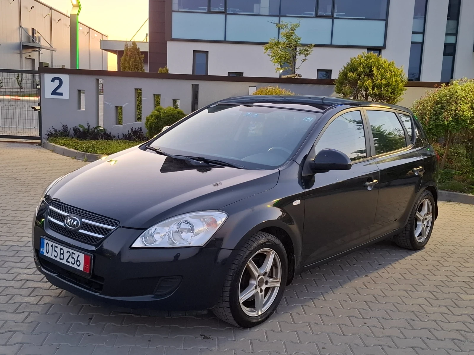 Kia Ceed 1.6CRDI* (90кс)* * НОВ ВНОС* * , снимка 3 - Автомобили и джипове - 54323438