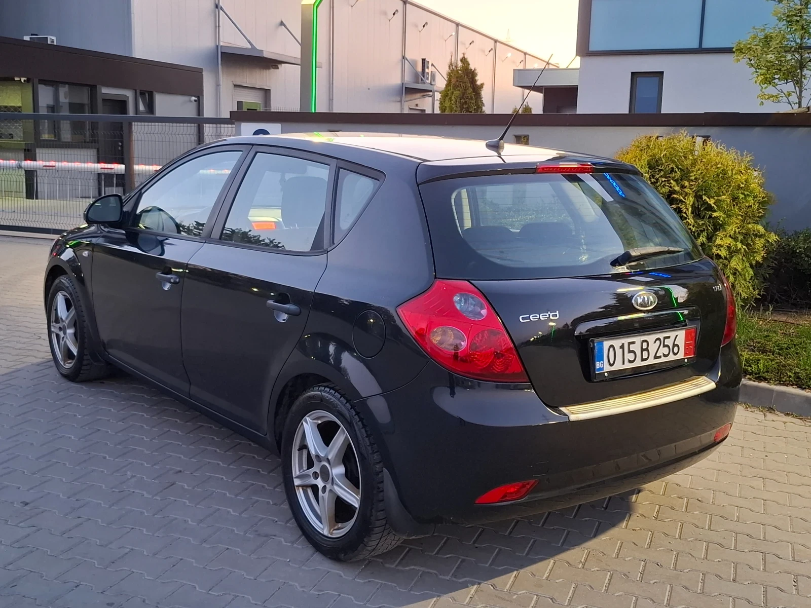 Kia Ceed 1.6CRDI* (90кс)* * НОВ ВНОС* * , снимка 7 - Автомобили и джипове - 54323438