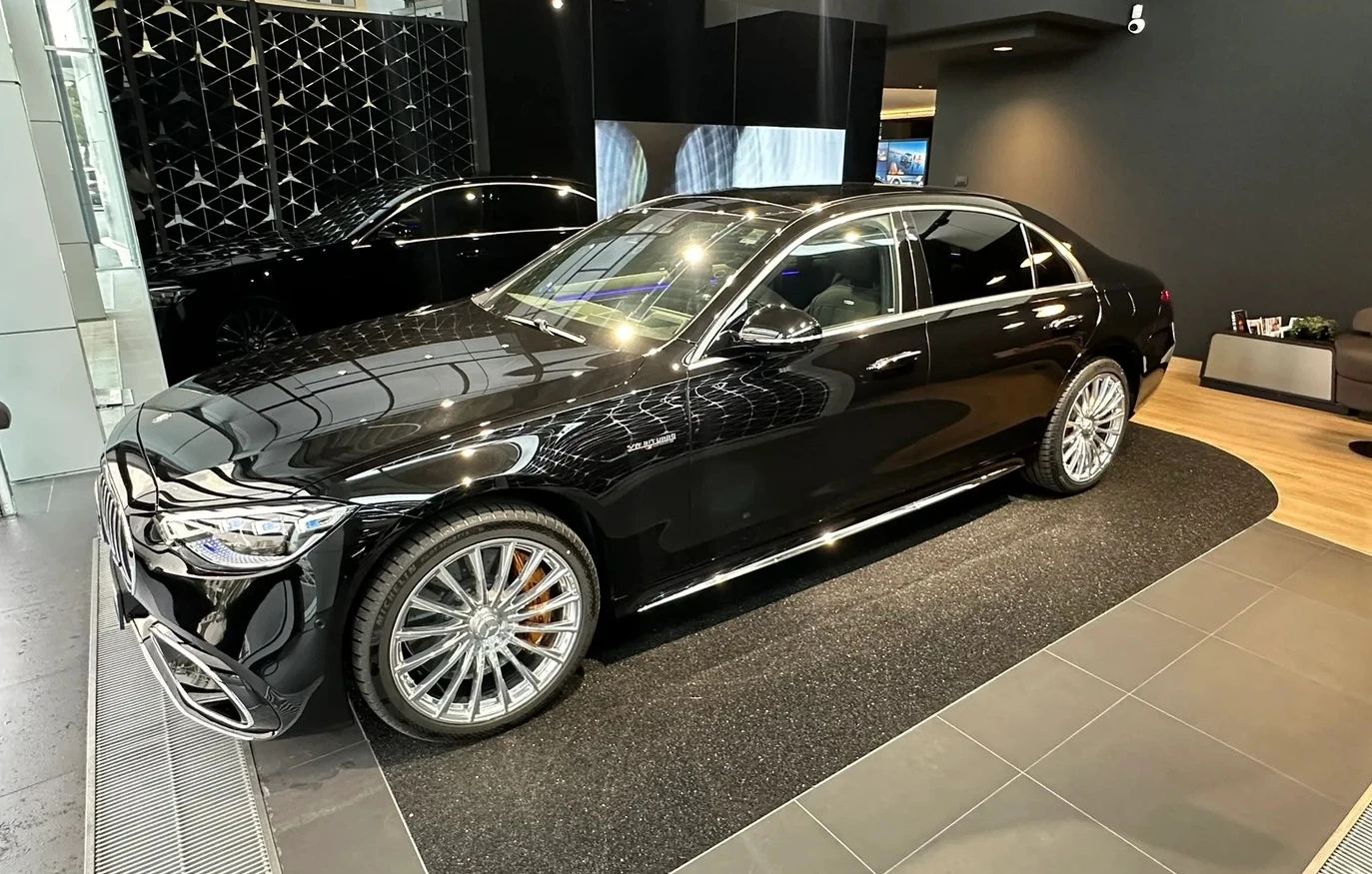 Mercedes-Benz S 63 AMG E PERFORMANCE , снимка 3 - Автомобили и джипове - 54330749