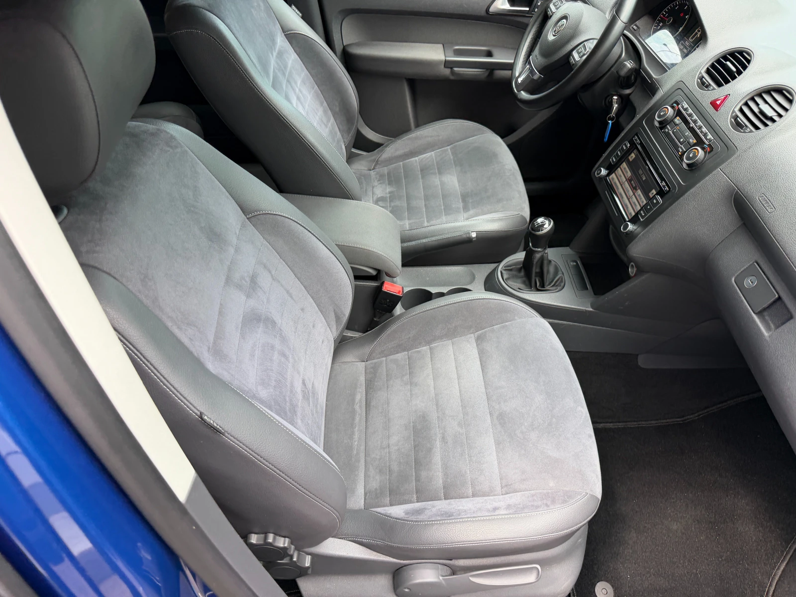 VW Caddy 2.0TDI* 140кс* СЕРВИЗНА КНИЖКА С ПЪЛНА ИСТОРИЯ В V, снимка 12 - Автомобили и джипове - 54575463