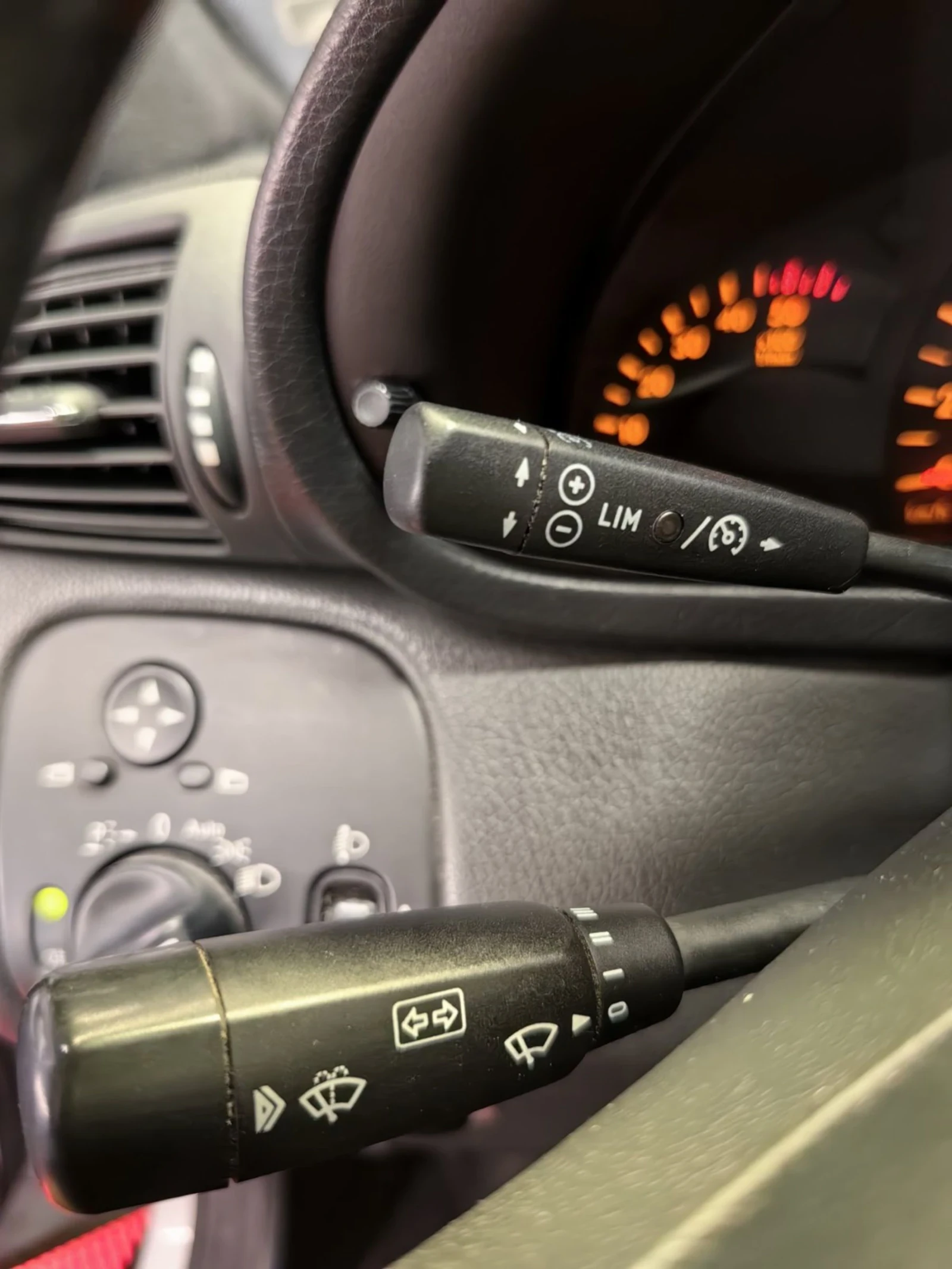 Mercedes-Benz C 220 КЛИМА* ТЕМП* РЕГ* GREY MATE* 143к.с* МУЛТИ* , снимка 9 - Автомобили и джипове - 54853048