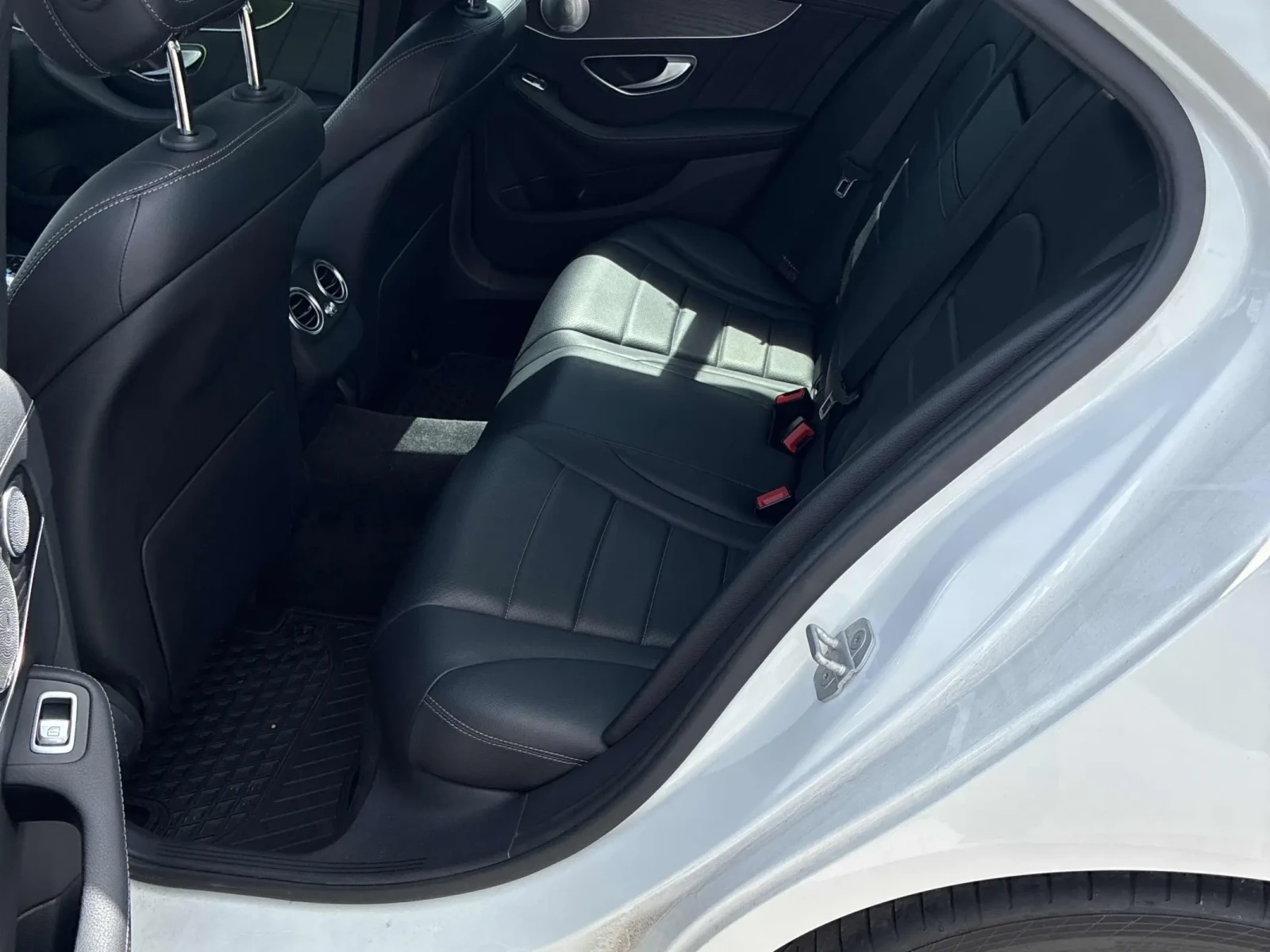 Mercedes-Benz C 400 AMG line, снимка 13 - Автомобили и джипове - 54904317