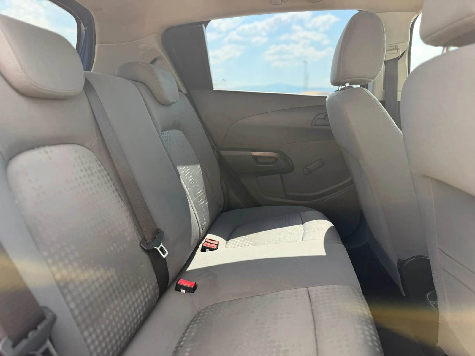 Chevrolet Aveo / 1.2I / EURO 5 /, снимка 12 - Автомобили и джипове - 55562813